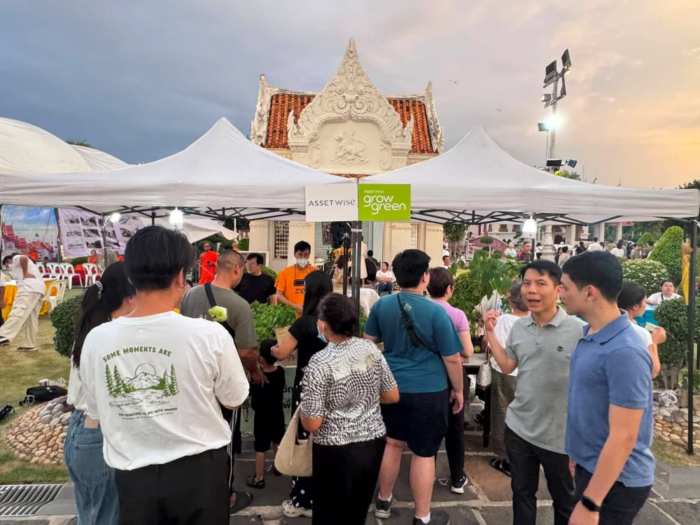Eco-Friendly Candlelight Procession: Using Trees Instead of Incense to Fight Dust Pollution